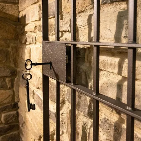 Lilla - Luxury Pool And Wine With View Willa